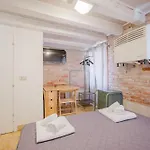Balastro Design - Center 公寓 *